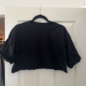 (M) black balance Athletica crop